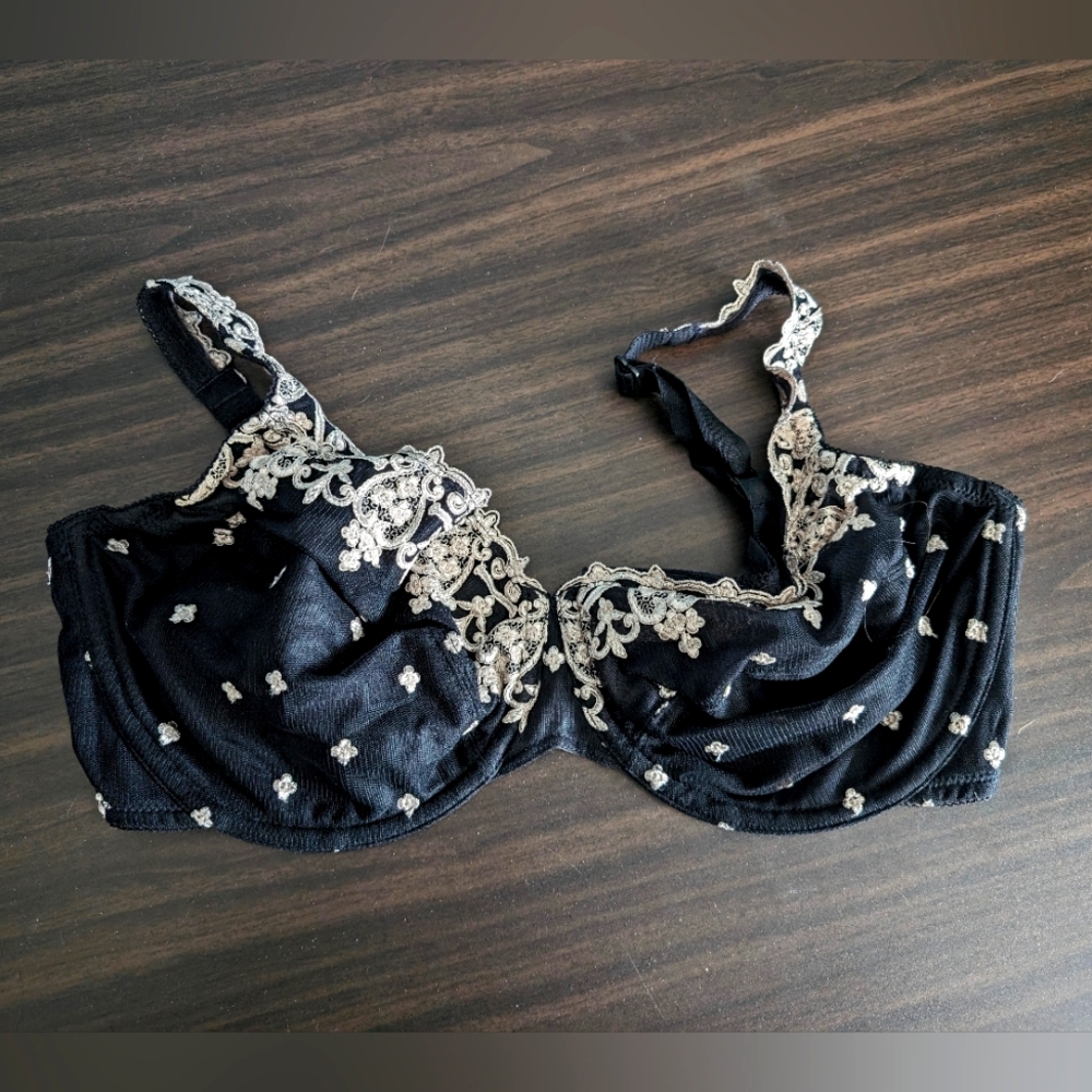 36DD Bali Bra Style 3573 Black Lace Unlined, Good Condition Used